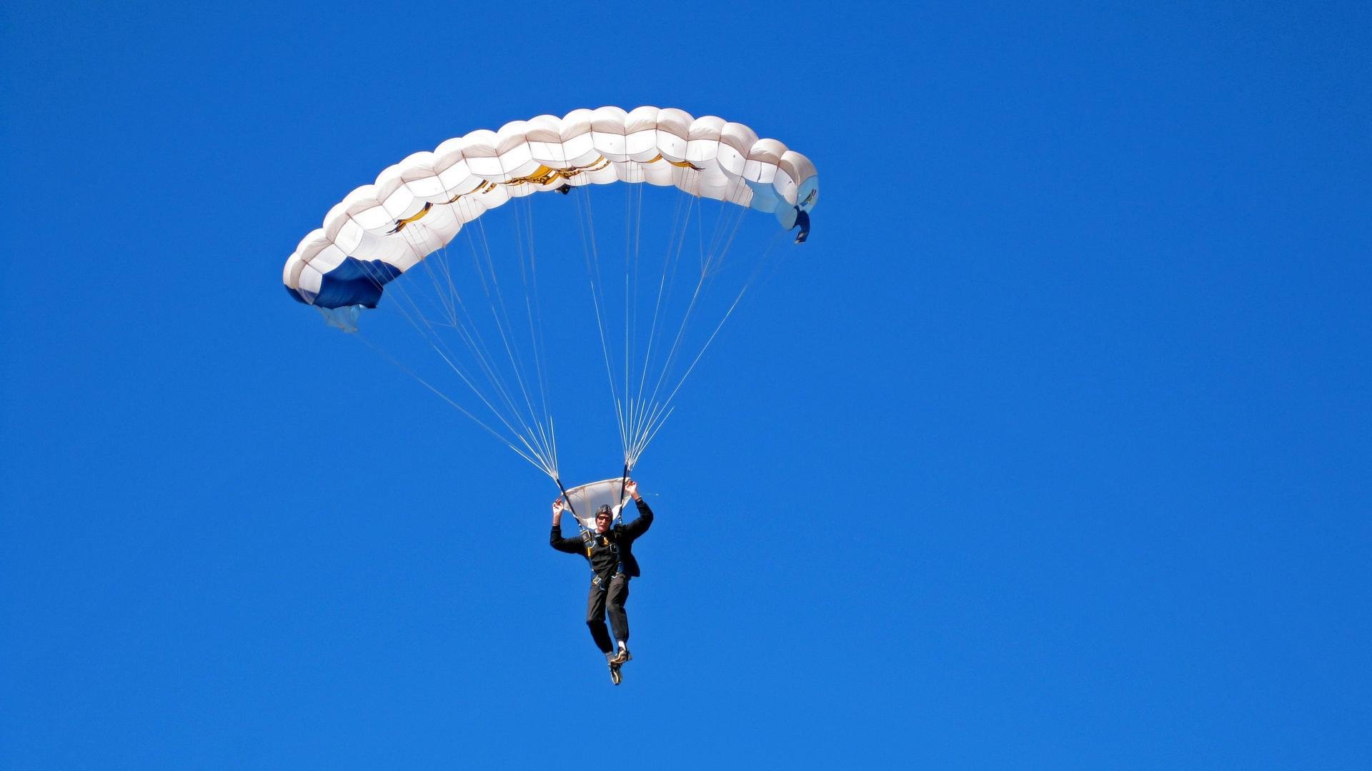 mk体育app-丹·卡特:用精湛的踢球技术改变全黑队的进攻方式,卡特丹奴